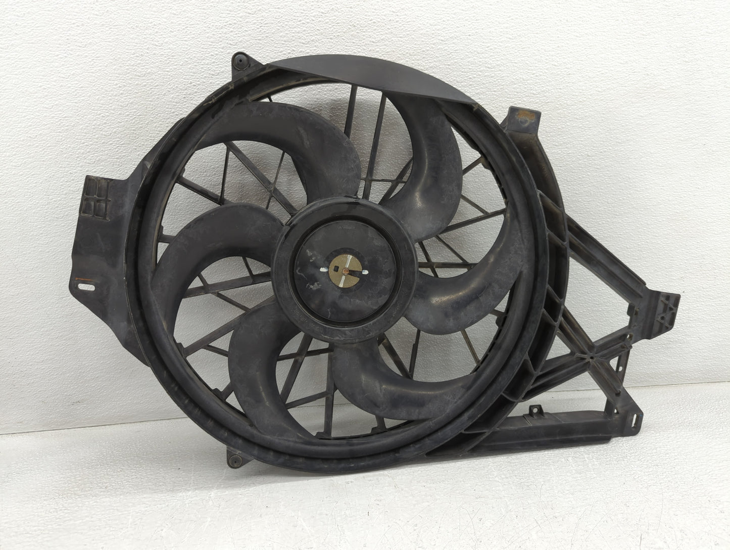 1998-1998 Ford Mustang Left Radiator Fan Motor Assembly - Oemusedautoparts1.com