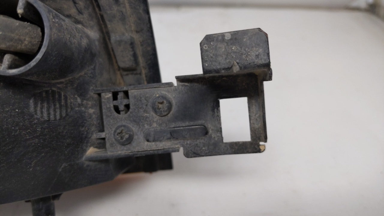 1998-1999 Isuzu Rodeo Tail Light Assembly Passenger Right OEM Fits Fits 1998 1999 2000 2001 OEM Used Auto Parts - Oemusedaut