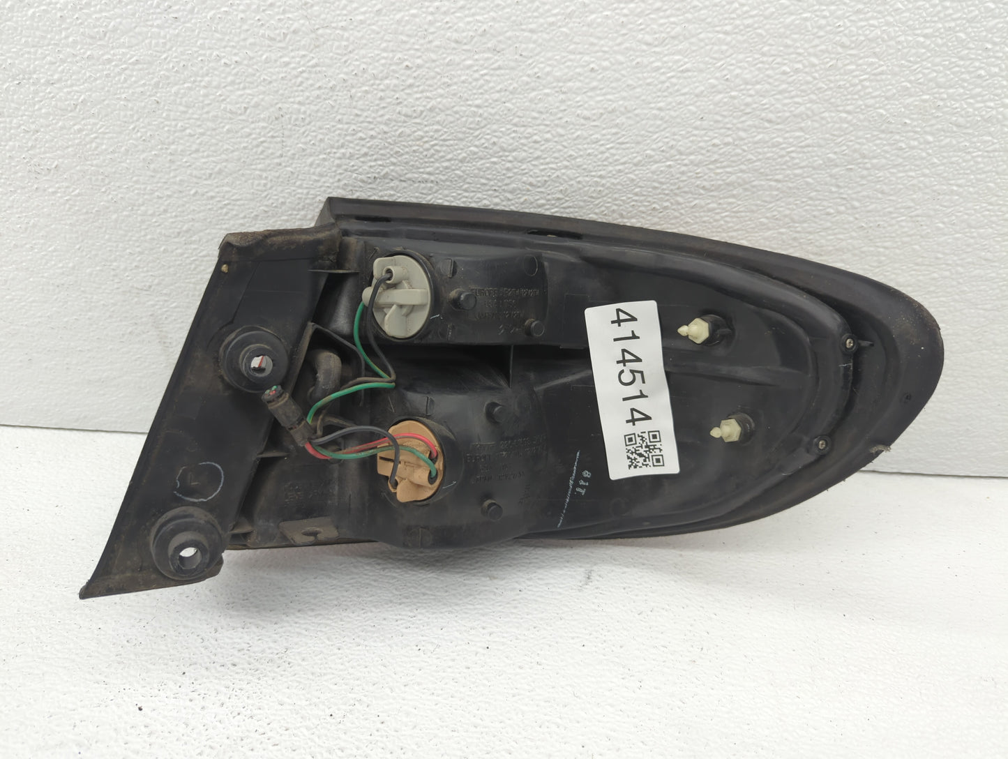 1996-1998 Mazda Millenia Tail Light Assembly Driver Left OEM P/N:220-61693 Fits Fits 1996 1997 1998 OEM Used Auto Parts - Oe