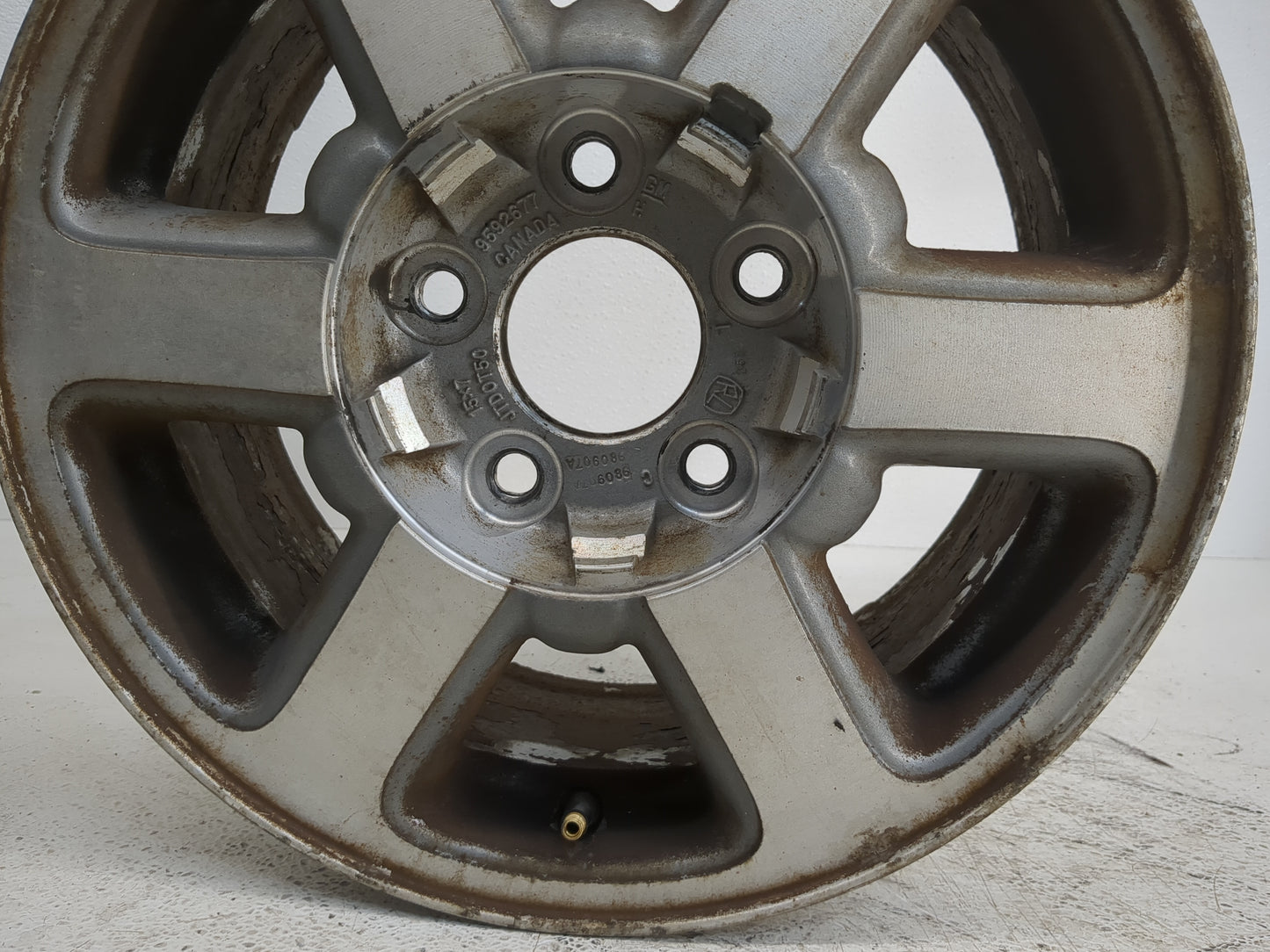 1998-2001 Oldsmobile Bravada Oem Wheel Rim 1220906 - Oemusedautoparts1.com
