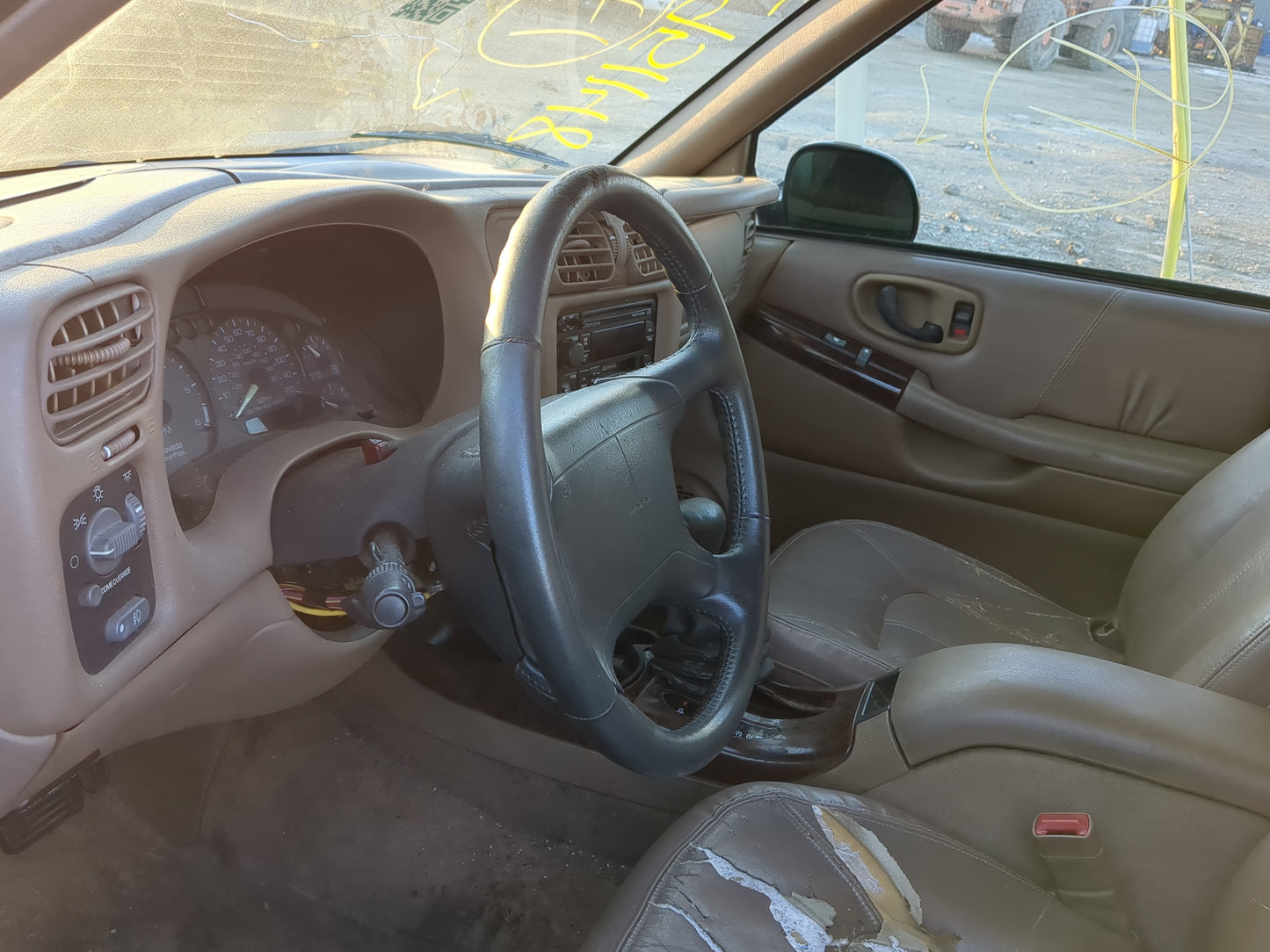 1998-1998 Oldsmobile Bravada Air Bag Driver Left Steering Wheel Mounted - Oemusedautoparts1.com
