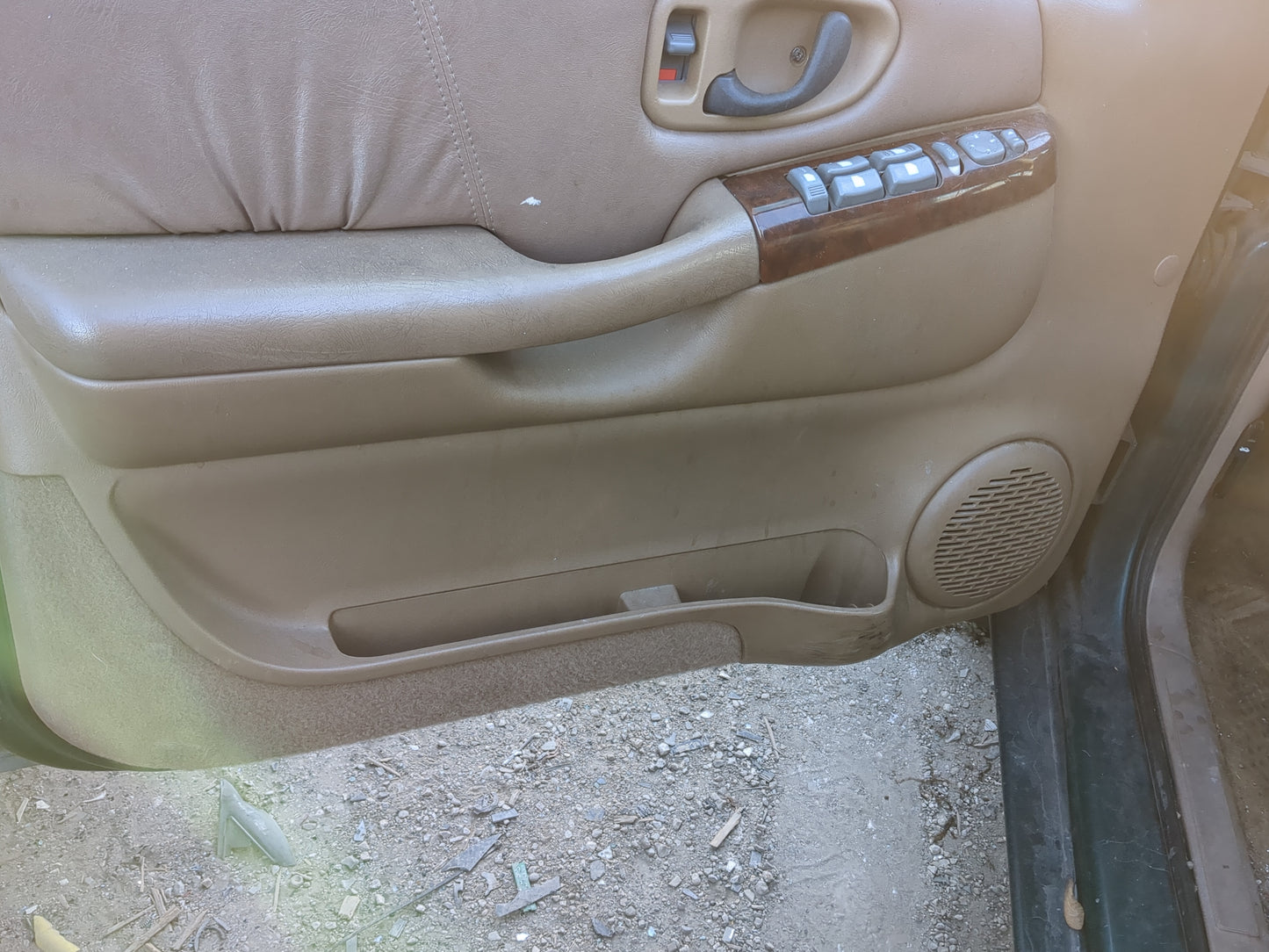 1998 Oldsmobile Bravada Front Left Driver Interior Door Panel Trim - Oemusedautoparts1.com