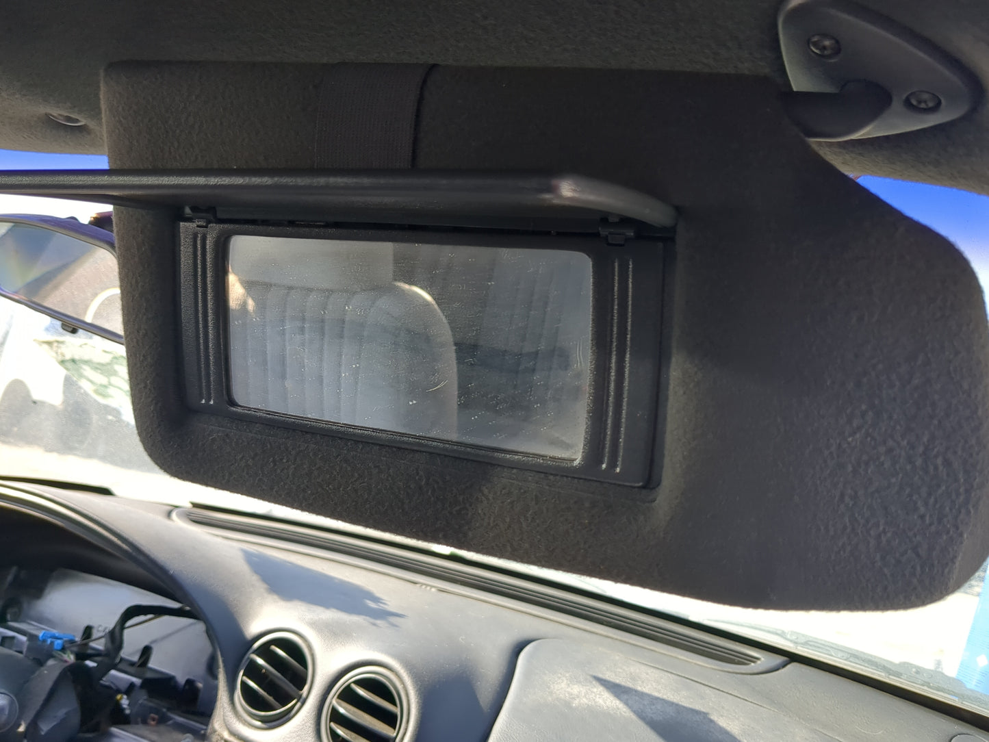 1998 Pontiac Grand Am Sun Visor Shade Replacement Passenger Right Mirror Fits OEM Used Auto Parts - Oemusedautoparts1.com