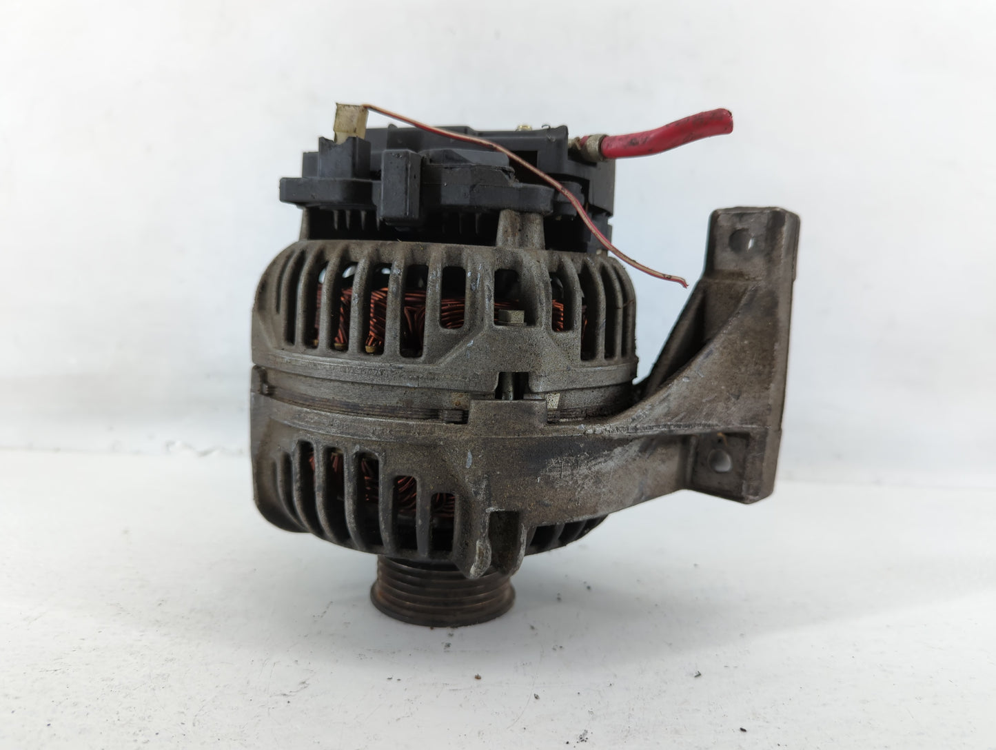 1999 Audi V8 Quattro Alternator Replacement Generator Charging Assembly Engine OEM P/N:9442841 Fits OEM Used Auto Parts - Oe