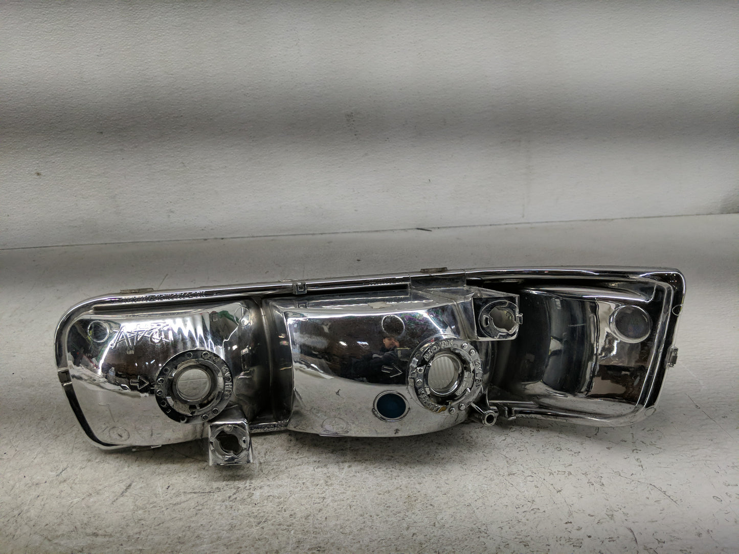 1995-2000 Chevrolet Tahoe Driver Left Oem Head Light Headlight Lamp - Oemusedautoparts1.com