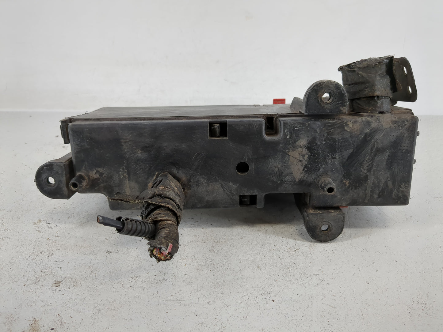 1999 Chrysler Sebring Fusebox Fuse Box Panel Relay Module Fits OEM Used Auto Parts - Oemusedautoparts1.com