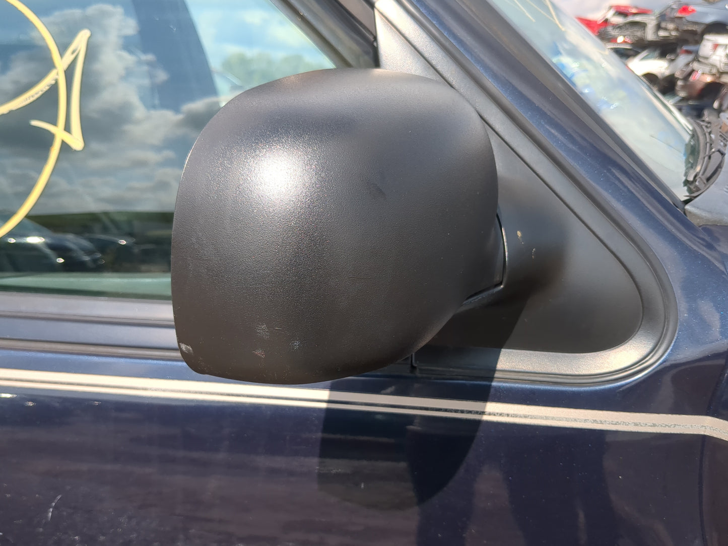 1995-2003 Ford Explorer Passenger Side View Mirror - Right Door Mirror OEM Used - Oemusedautoparts1.com