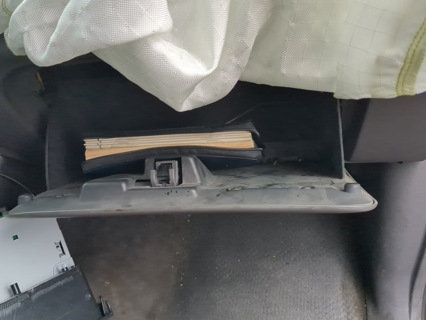 1999 Ford Explorer Passenger Glove Box Door Storage Compartment - Oemusedautoparts1.com