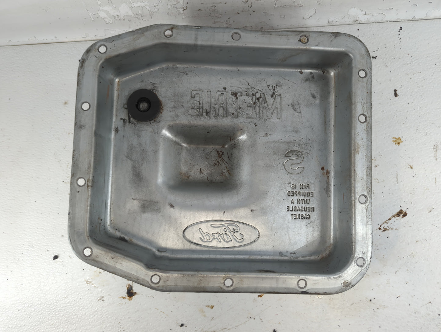 1998-2001 Ford Explorer Engine Oil Pan Fits Fits 1998 1999 2000 2001 OEM Used Auto Parts - Oemusedautoparts1.com