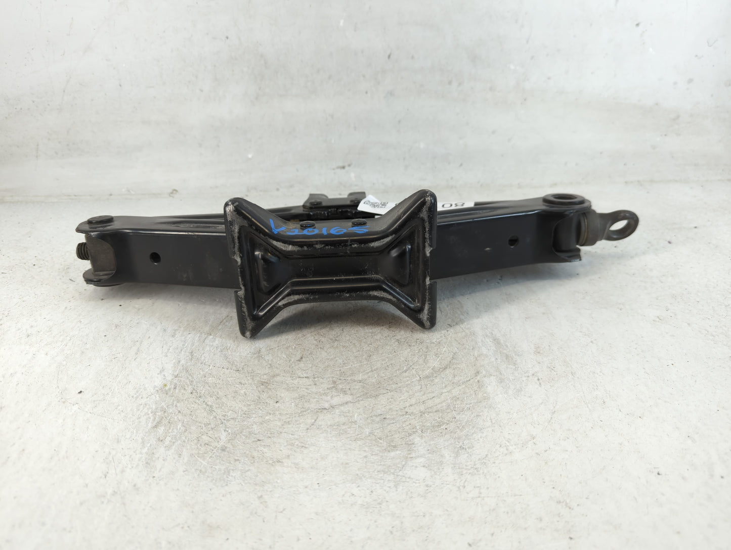 1999 Gmc Chevrolet Spare Scissor Car Jack - Oemusedautoparts1.com