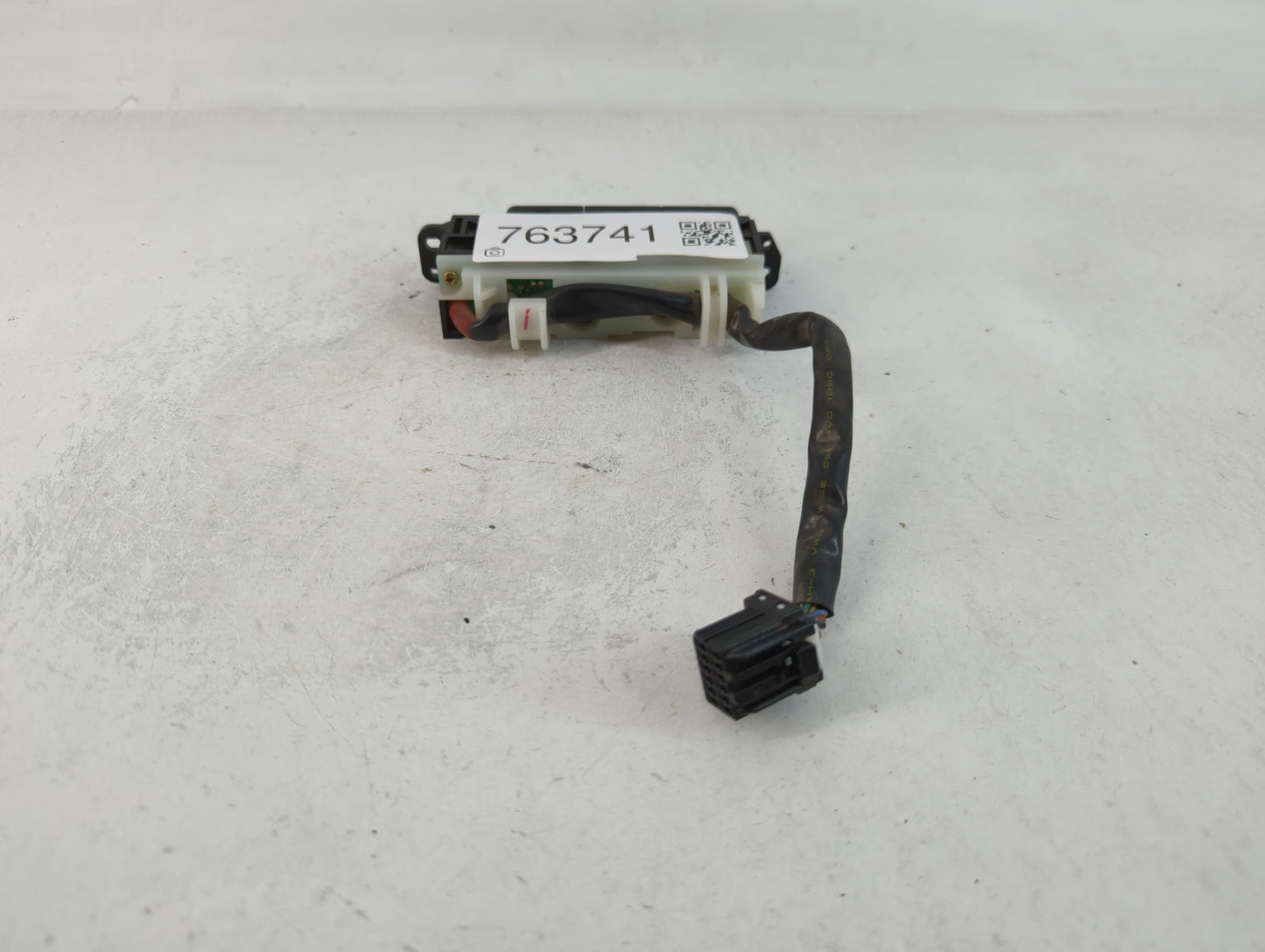 1999-2000 Honda Civic Climate Control Module Temperature AC/Heater Replacement P/N:IKH09 Fits Fits 1999 2000 OEM Used Auto P