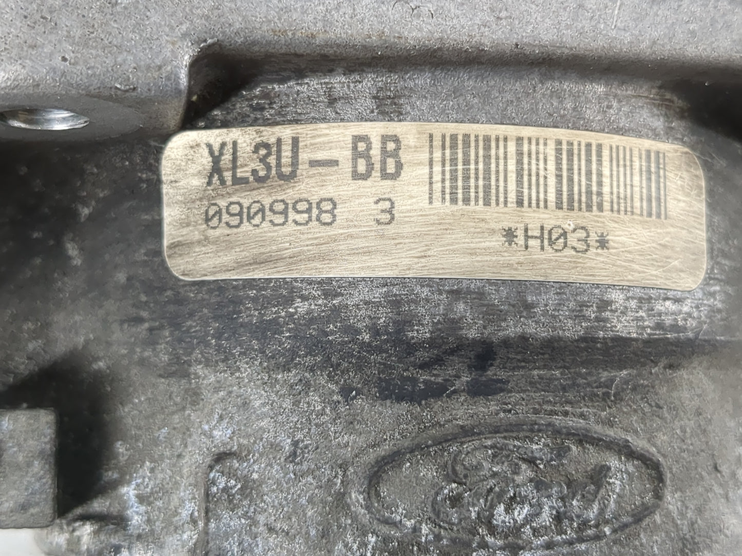 1999 Lincoln Navigator Throttle Body P/N:XL3U-BB Fits OEM Used Auto Parts - Oemusedautoparts1.com
