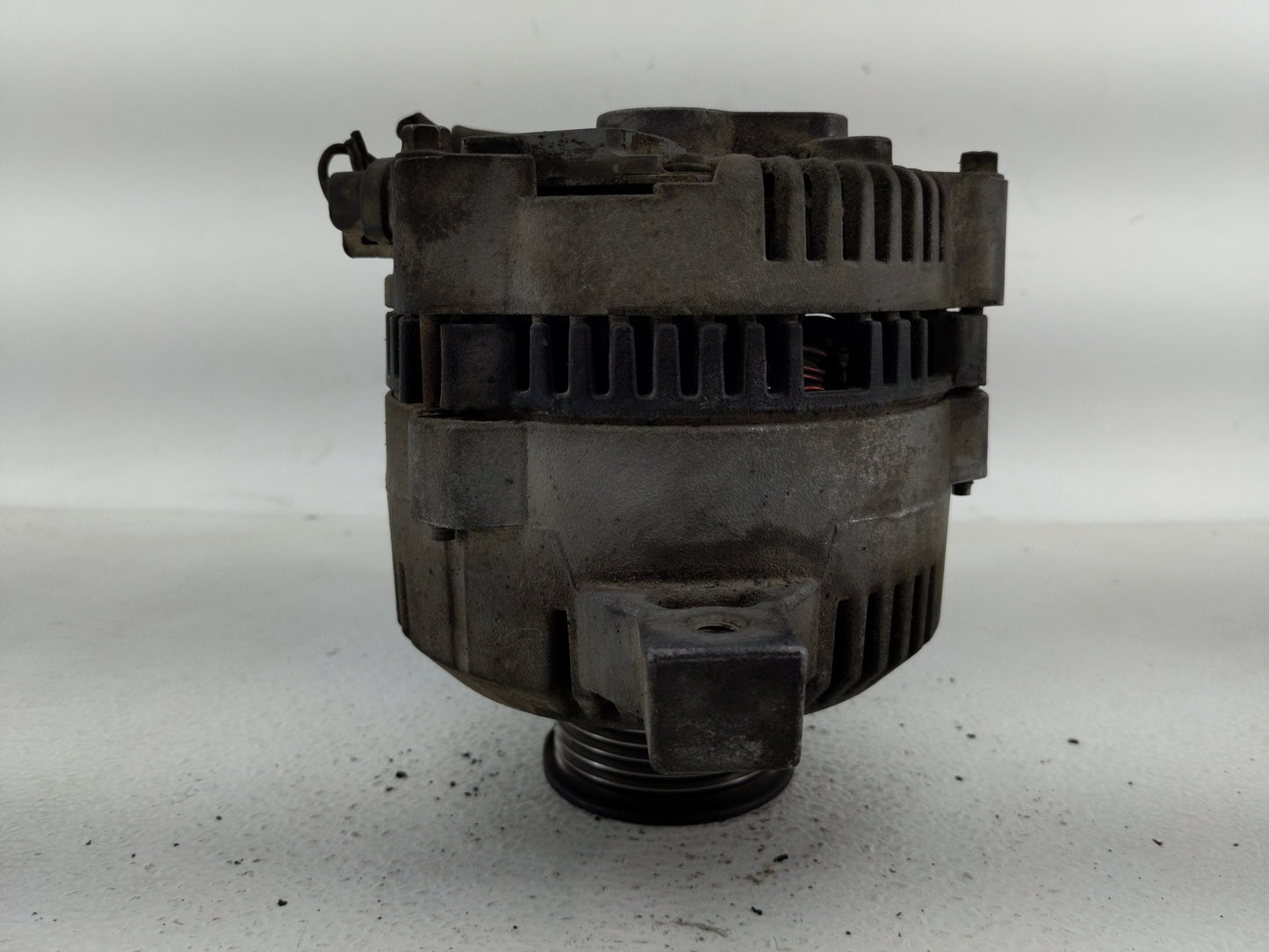 1998-1999 Lincoln Navigator Alternator Replacement Generator Charging Assembly Engine OEM P/N:F5DU-10316-AA Fits OEM Used Au