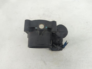1998-2000 Mercedes-Benz C280 Throttle Body P/N:0 280 750 203 04861661AB Fits Fits 1998 1999 2000 OEM Used Auto Parts