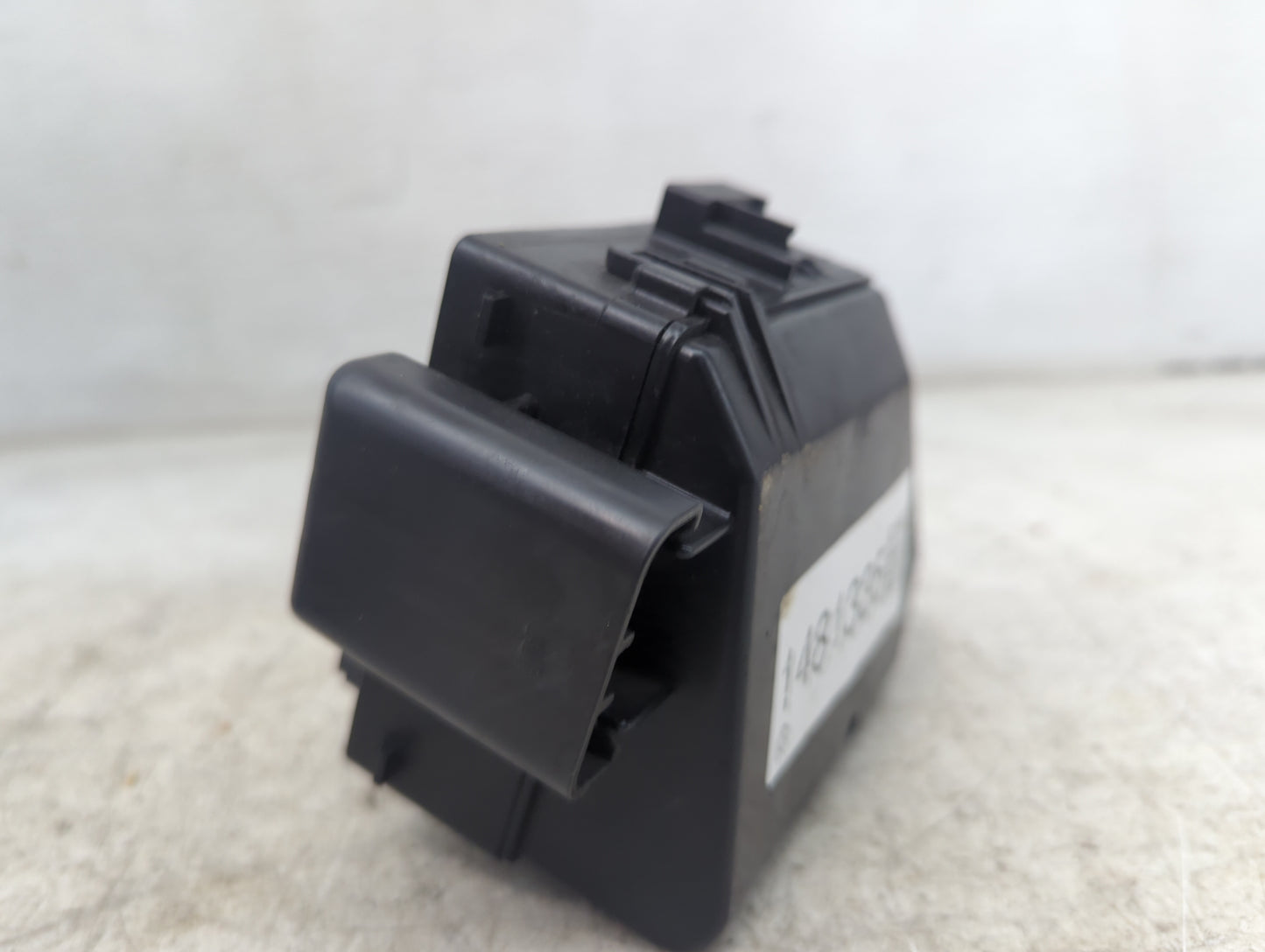 1999 Mercury Grand Marquis Fusebox Fuse Box Panel Relay Module Fits OEM Used Auto Parts - Oemusedautoparts1.com