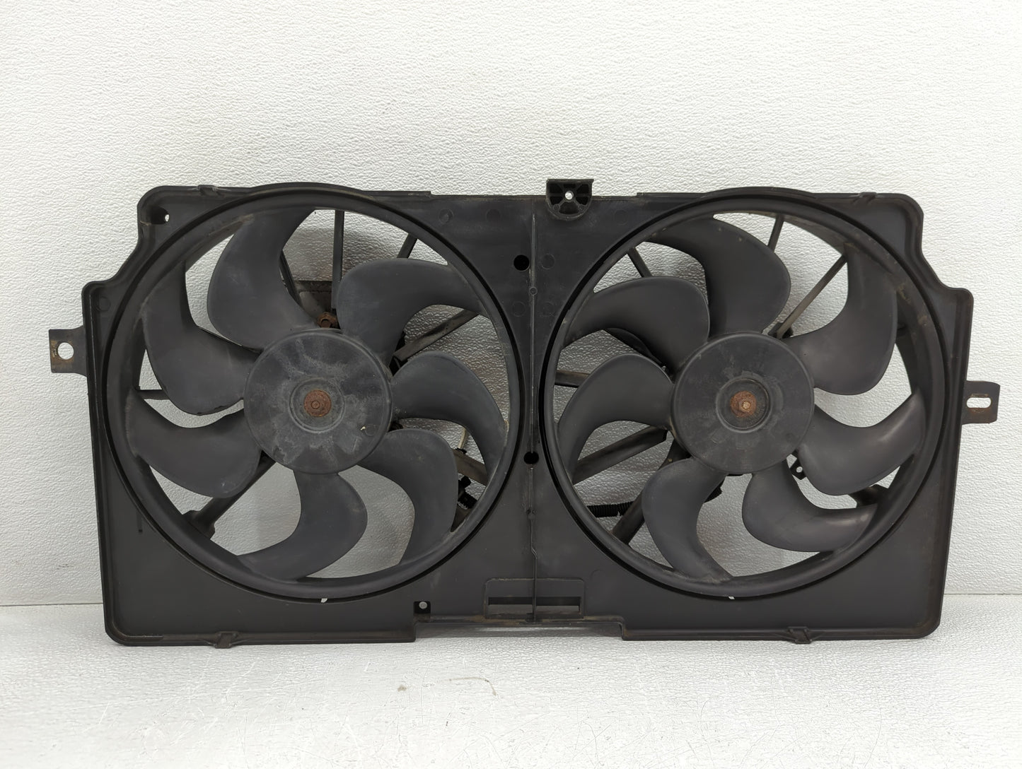 1999-2003 Pontiac Grand Prix Left Radiator Fan Motor Assembly - Oemusedautoparts1.com