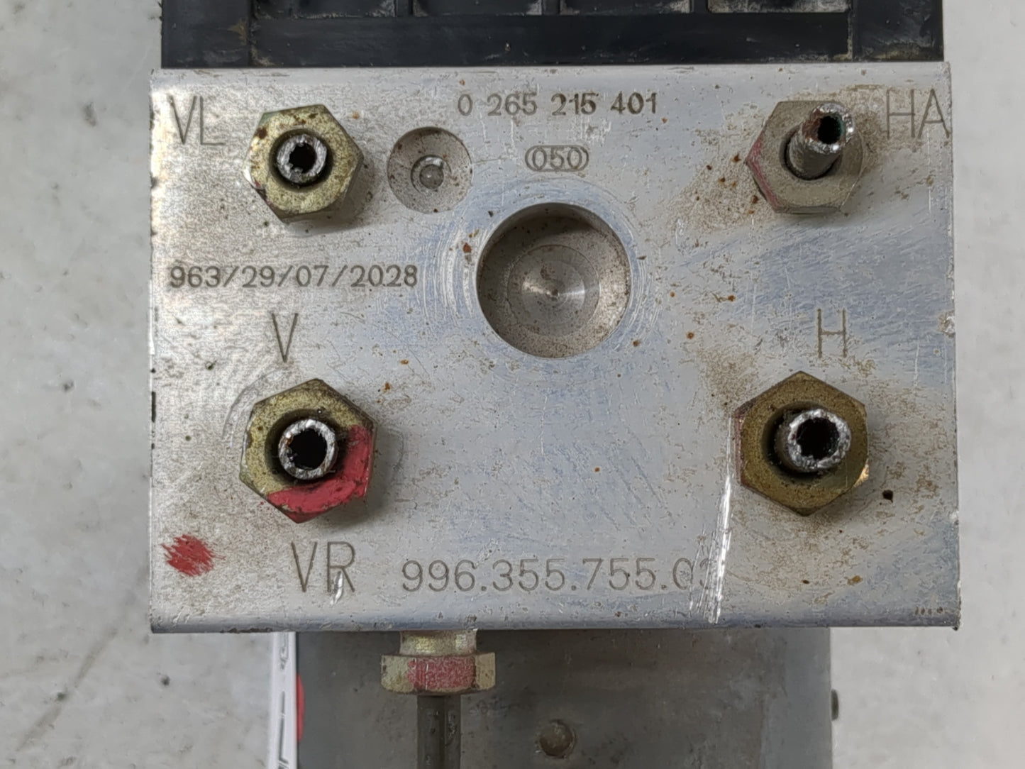 1999 Porsche Boxster ABS Pump Control Module Replacement P/N:996 355 755 Fits OEM Used Auto Parts - Oemusedautoparts1.com