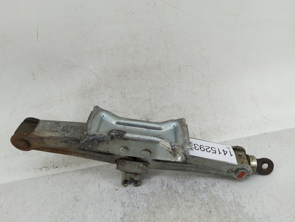 1999 Toyota Avalon Spare Scissor Car Jack - Oemusedautoparts1.com