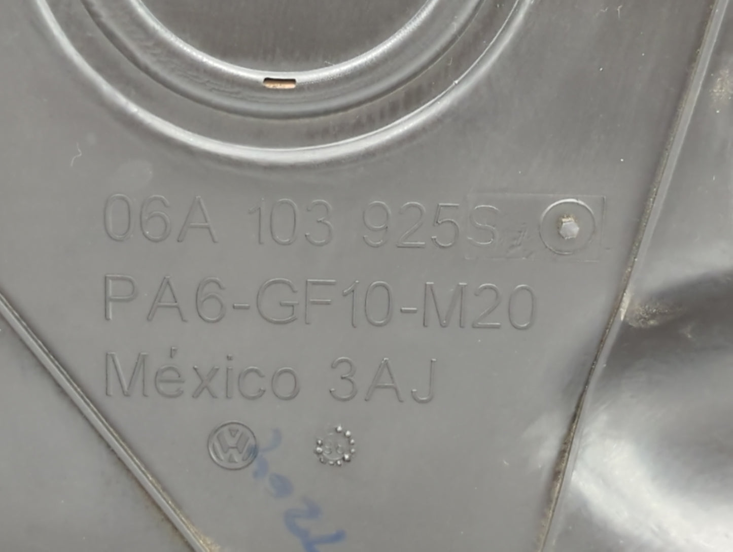 1999 Volkswagen Golf Engine Cover - Oemusedautoparts1.com