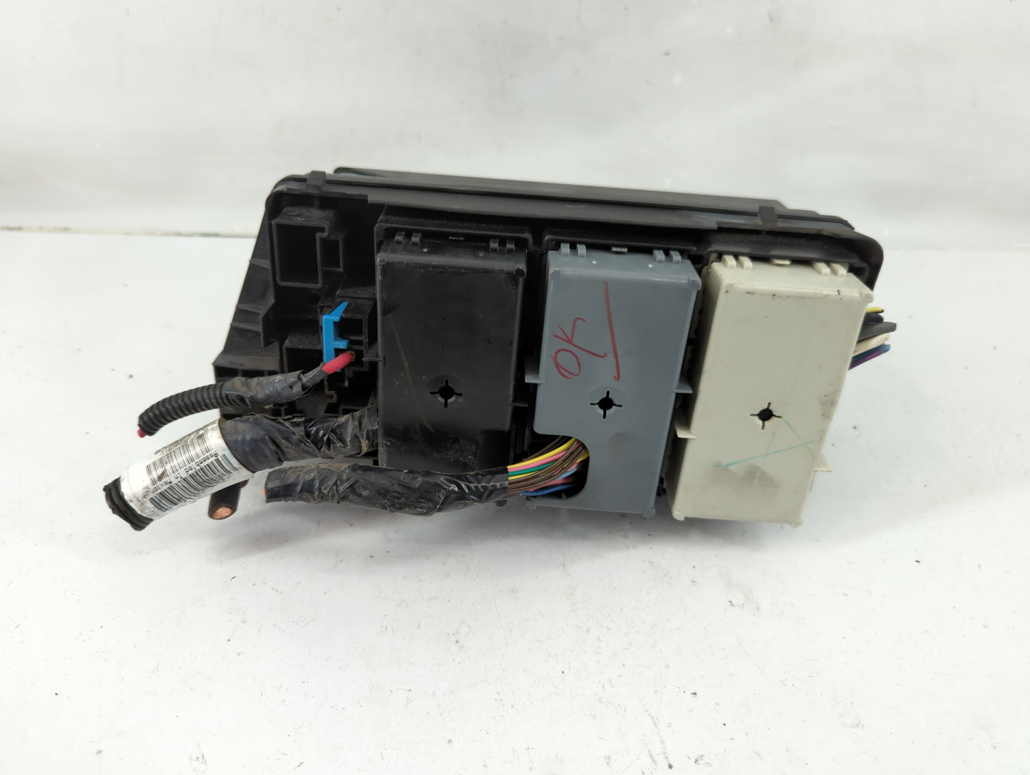 2000-2005 Buick Lesabre Fusebox Fuse Box Panel Relay Module Fits Fits 2000 2001 2002 2003 2004 2005 OEM Used Auto Parts - Oe