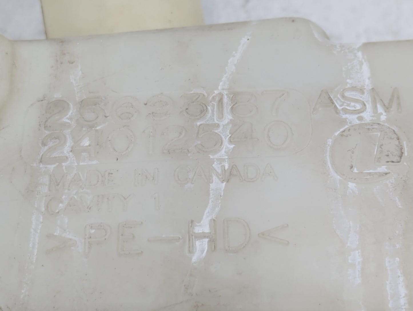 2000-2005 Cadillac Deville Windshield Washer Fluid Reservoir Bottle Oem - Oemusedautoparts1.com