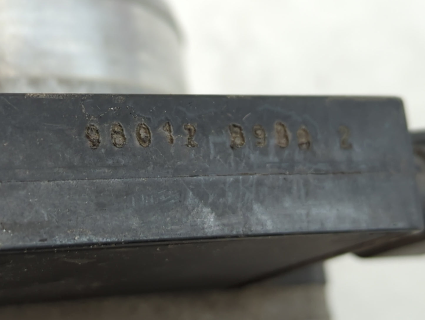 2000 Cadillac Escalade Throttle Body Fits Fits 2001 2002 OEM Used Auto Parts - Oemusedautoparts1.com