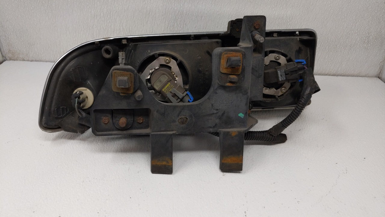 1998-2004 Chevrolet S10 Driver Left Oem Head Light Headlight Lamp - Oemusedautoparts1.com