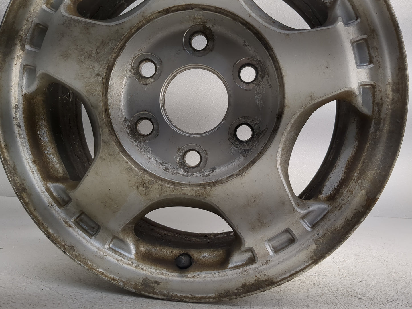 1999-2002 Chevrolet Silverado 1500 Oem Wheel Rim 1220934 - Oemusedautoparts1.com