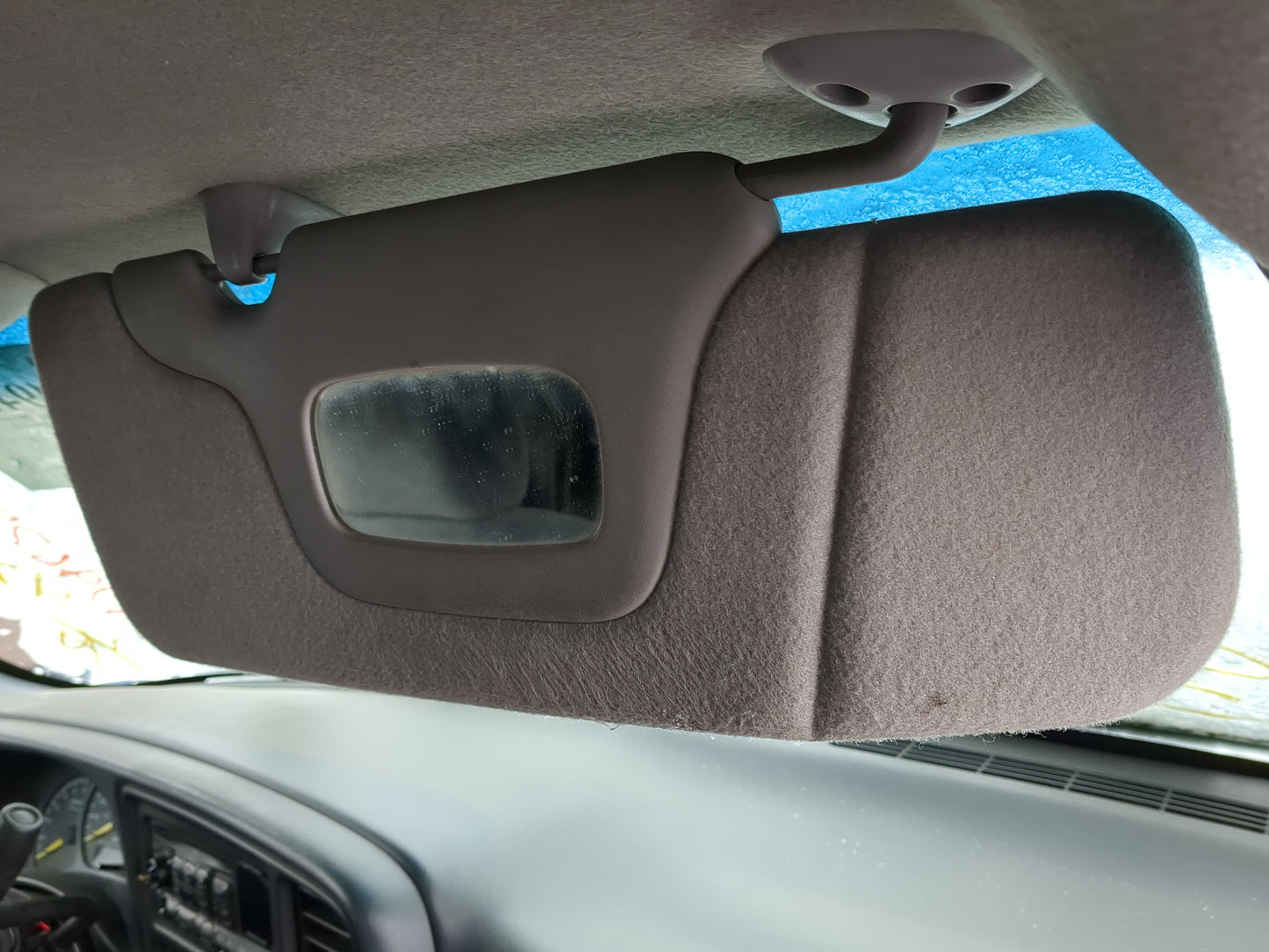 2000-2002 Chevrolet Silverado 1500 Sun Visor Shade Replacement Passenger Right Mirror Fits Fits 2000 2001 2002 OEM Used Auto