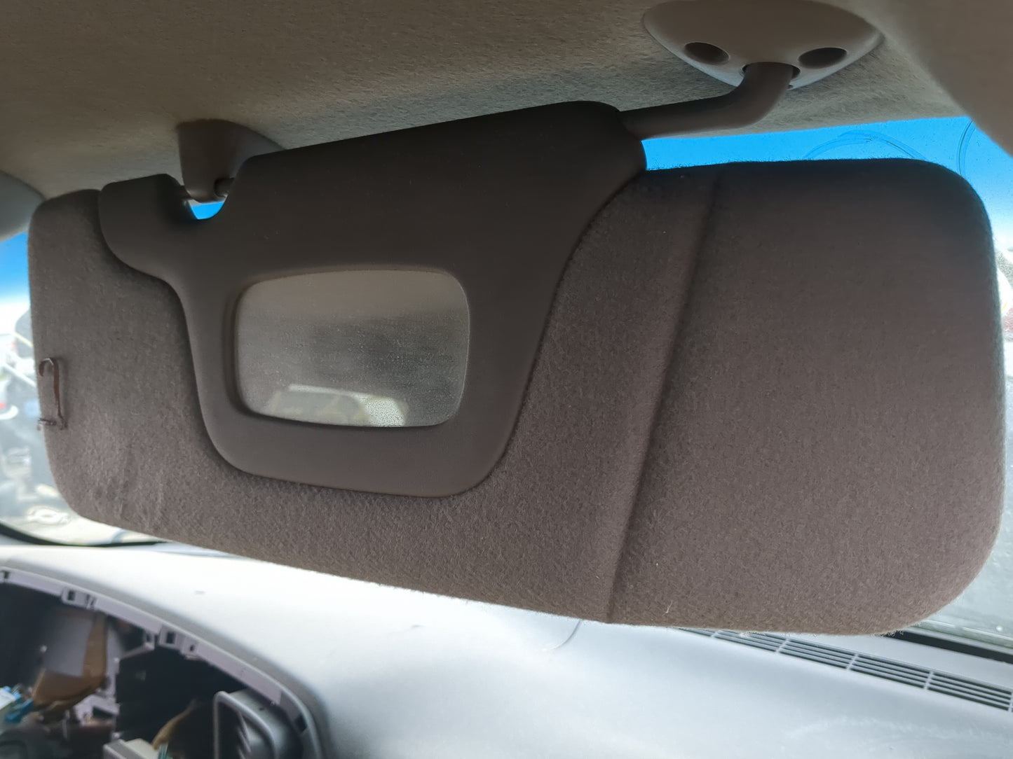 2000 Chevrolet Silverado 1500 Pickup Sun Visor Shade Replacement Passenger Right Mirror Fits Fits 2001 2002 OEM Used Auto Pa