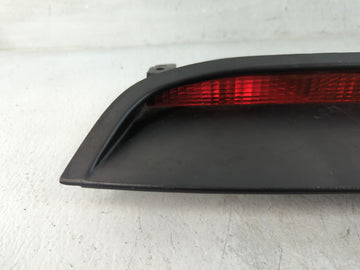 2000 Chrysler Concorde Third Brake Light Tail Light P/N:2-8-32044 2-9-37760 Fits OEM Used Auto Parts