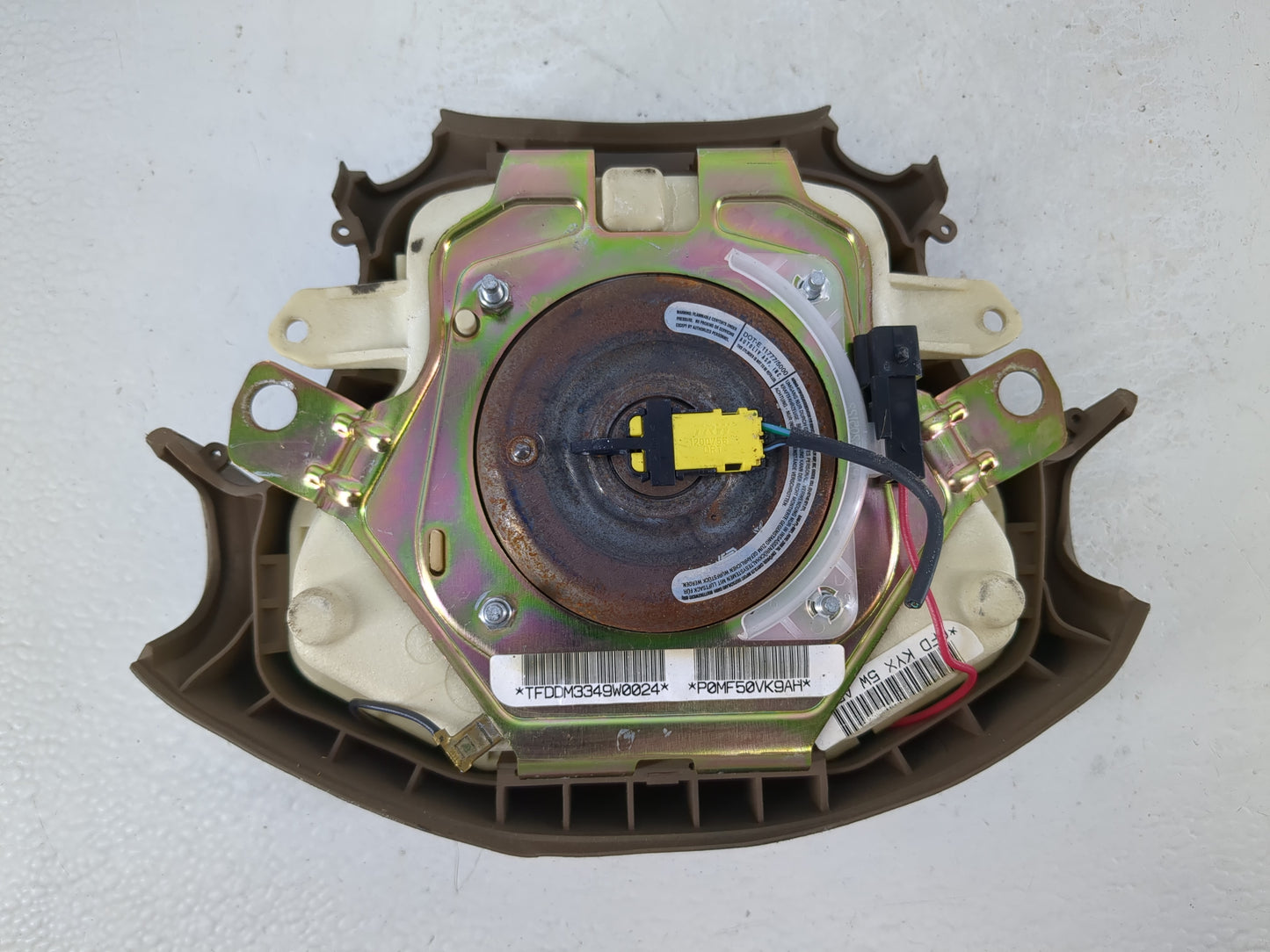 2000 Chrysler Concorde Air Bag Driver Left Steering Wheel Mounted P/N:P0MF50VK9AH Fits OEM Used Auto Parts - Oemusedautopart