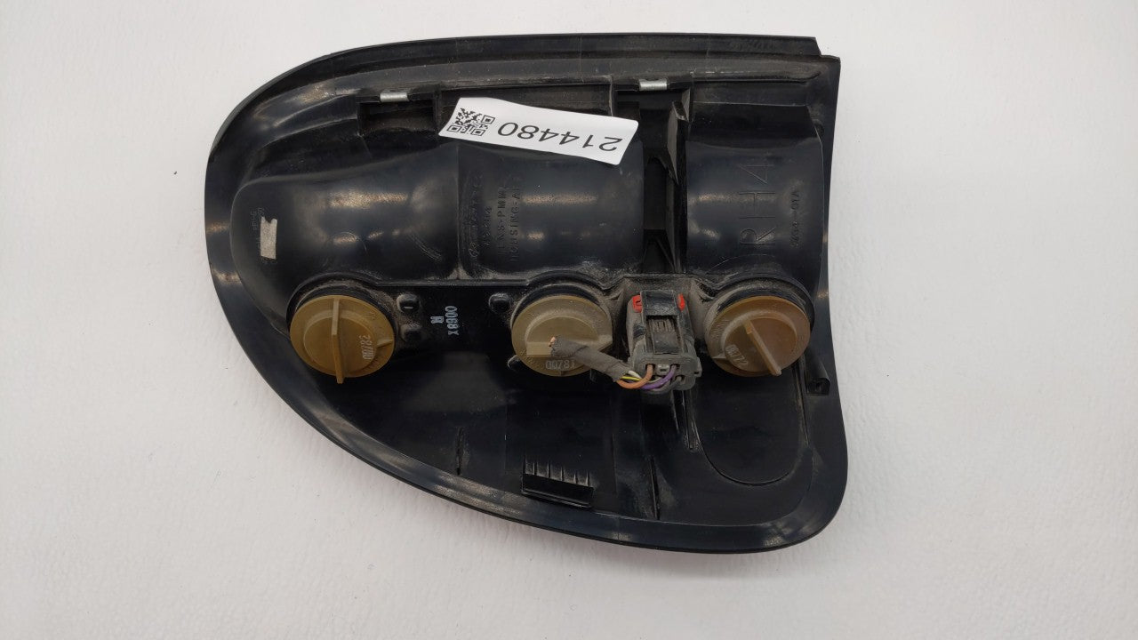 1998-2003 Dodge Durango Tail Light Assembly Passenger Right OEM P/N:4576362 Fits Fits 1996 1997 1998 1999 2000 2001 2002 200