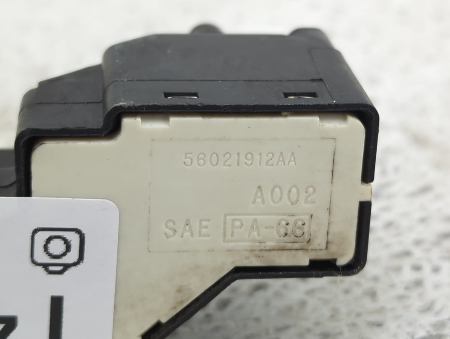 2000-2001 Dodge Ram 1500 Master Power Window Switch Replacement Driver Side Left P/N:56021912AA Fits Fits 2000 2001 2002 OEM