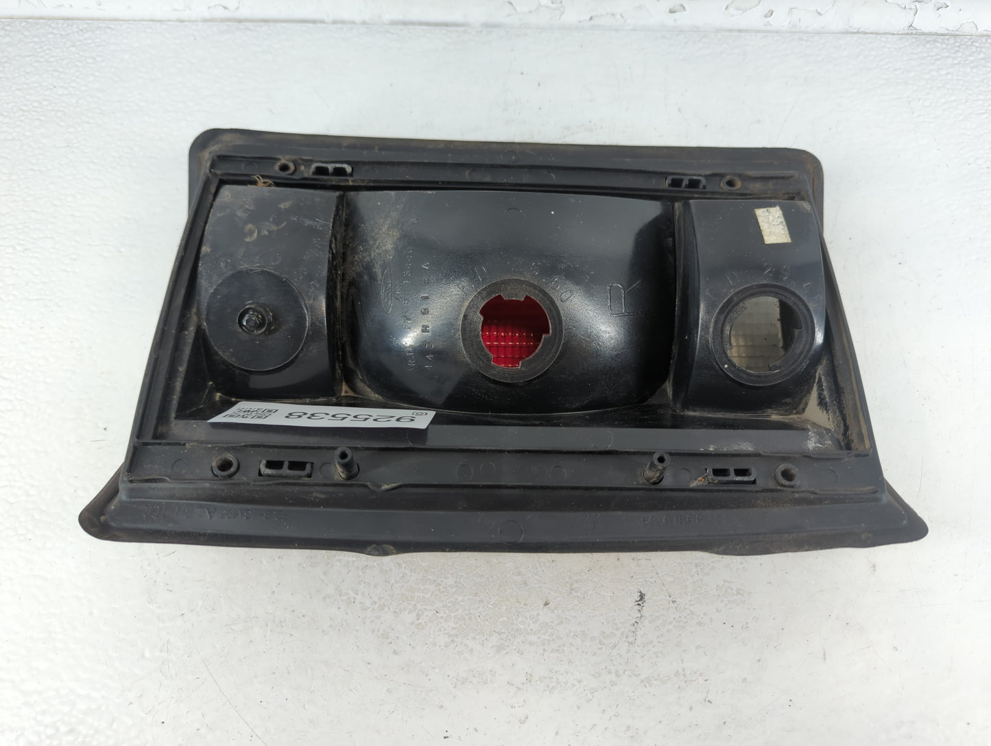 2000-2005 Ford Excursion Tail Light Assembly Passenger Right OEM P/N:F7UB-13440-AA Fits OEM Used Auto Parts - Oemusedautopar
