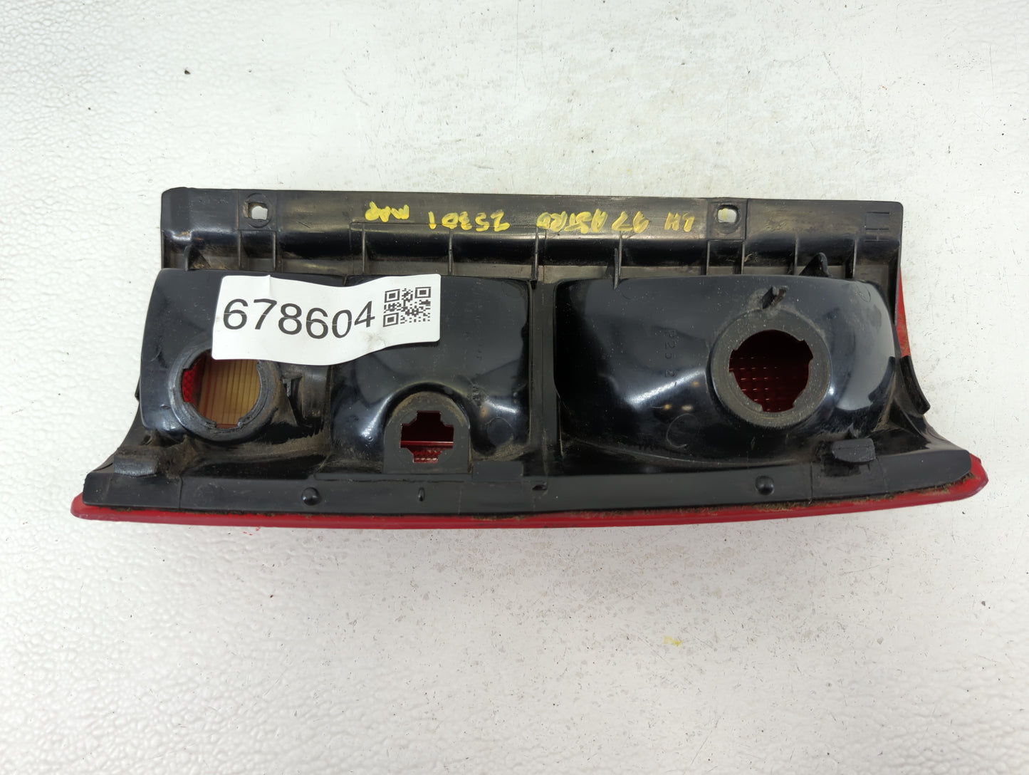 1985-2005 Gmc Safari Tail Light Assembly Driver Left OEM Fits OEM Used Auto Parts - Oemusedautoparts1.com