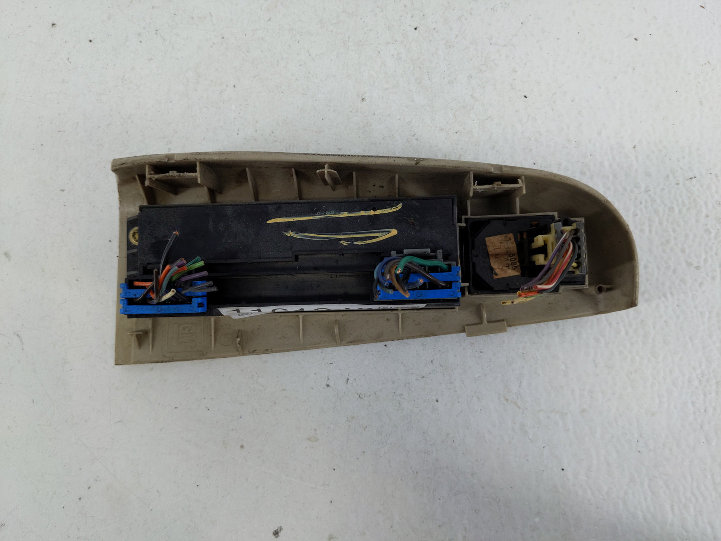 2000-2002 Gmc Yukon Xl 1500 Master Power Window Switch Replacement Driver Side Left P/N:5085 205836 Fits Fits 2000 2001 2002