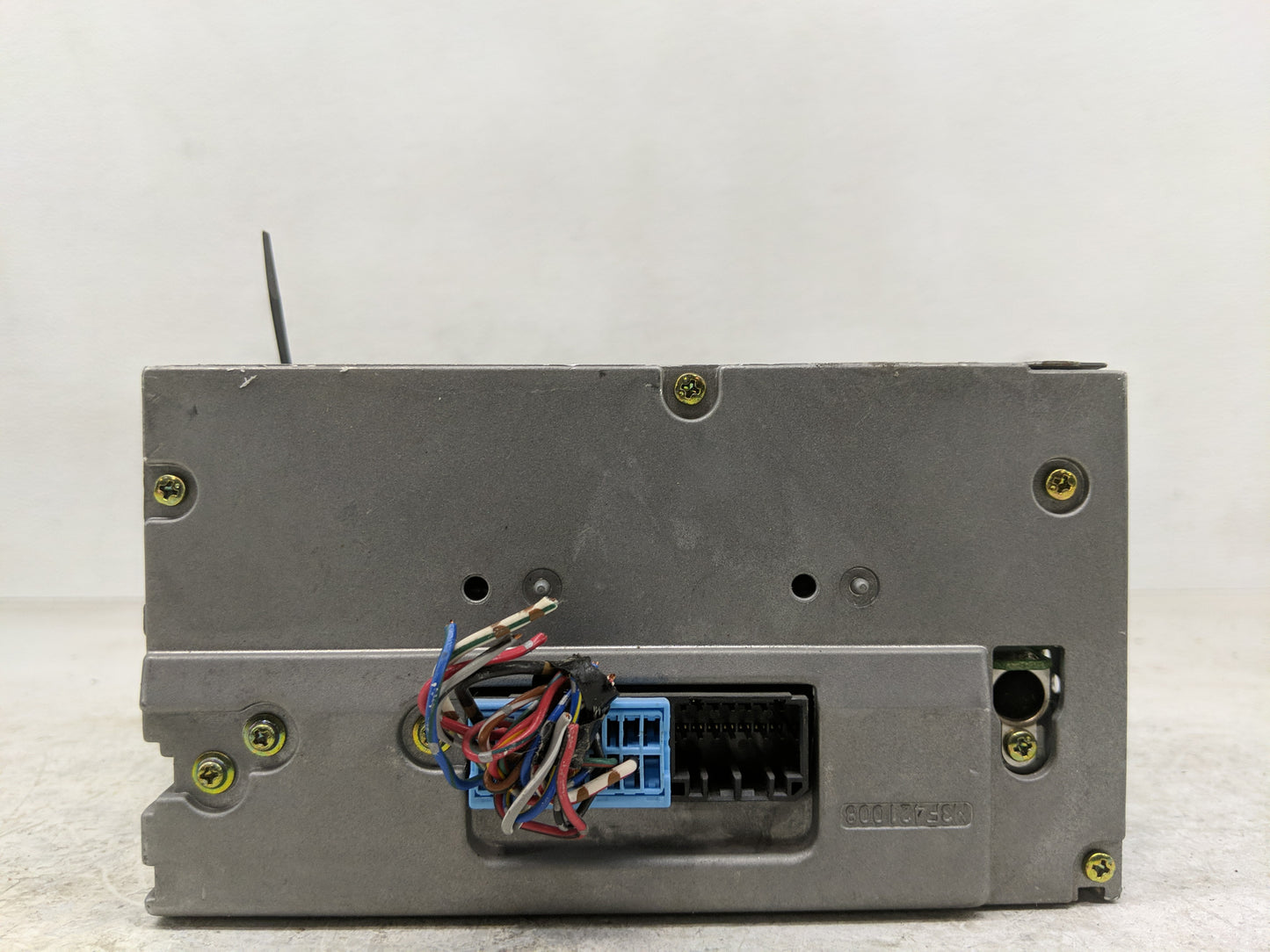 1998-2000 Honda Accord Radio AM FM Cd Player Receiver Replacement P/N:39100-S84-A210 Fits Fits 1998 1999 2000 OEM Used Auto
