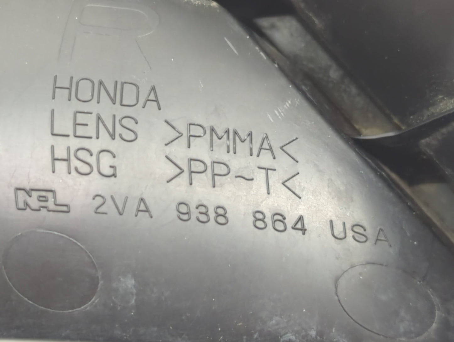 1998-2002 Honda Accord Tail Light Assembly Passenger Right OEM P/N:2VA 938 864 Fits Fits 1998 1999 2000 2001 2002 OEM Used A