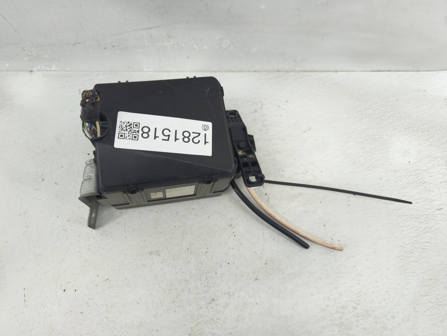 1996-2000 Honda Civic Fusebox Fuse Box Panel Relay Module Fits Fits 1996 1997 1998 1999 2000 OEM Used Auto Parts - Oemusedau