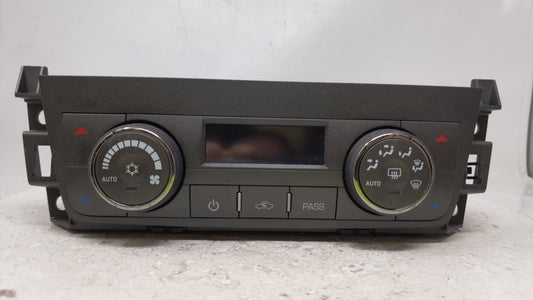 2000-2001 Isuzu Trooper Climate Control Module Temperature AC/Heater Replacement P/N:25839380 Fits Fits 2000 2001 OEM Used Auto Parts