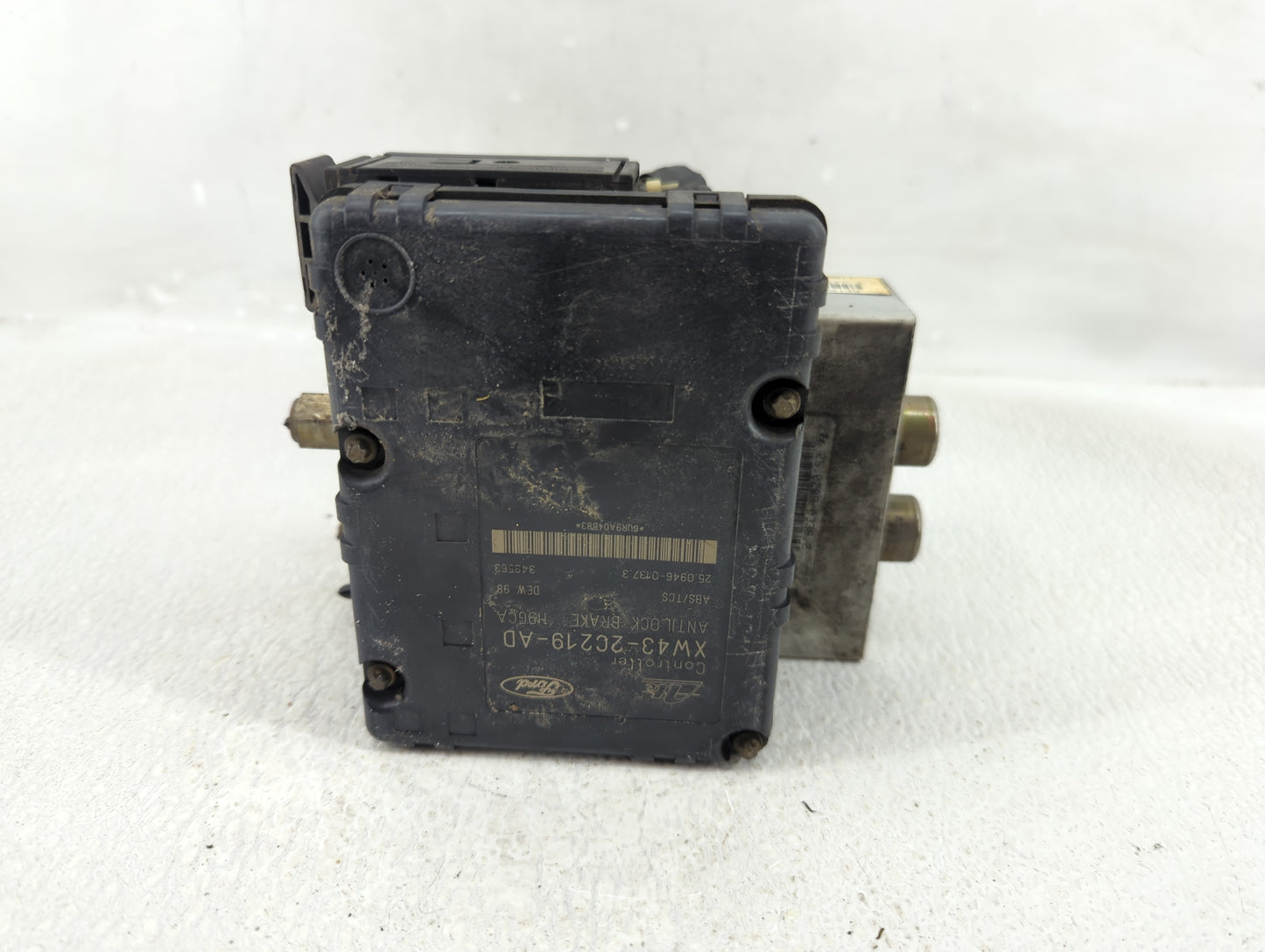 2000 Jaguar S-Type ABS Pump Control Module Replacement P/N:10.0511-8186.1 Fits OEM Used Auto Parts - Oemusedautoparts1.com