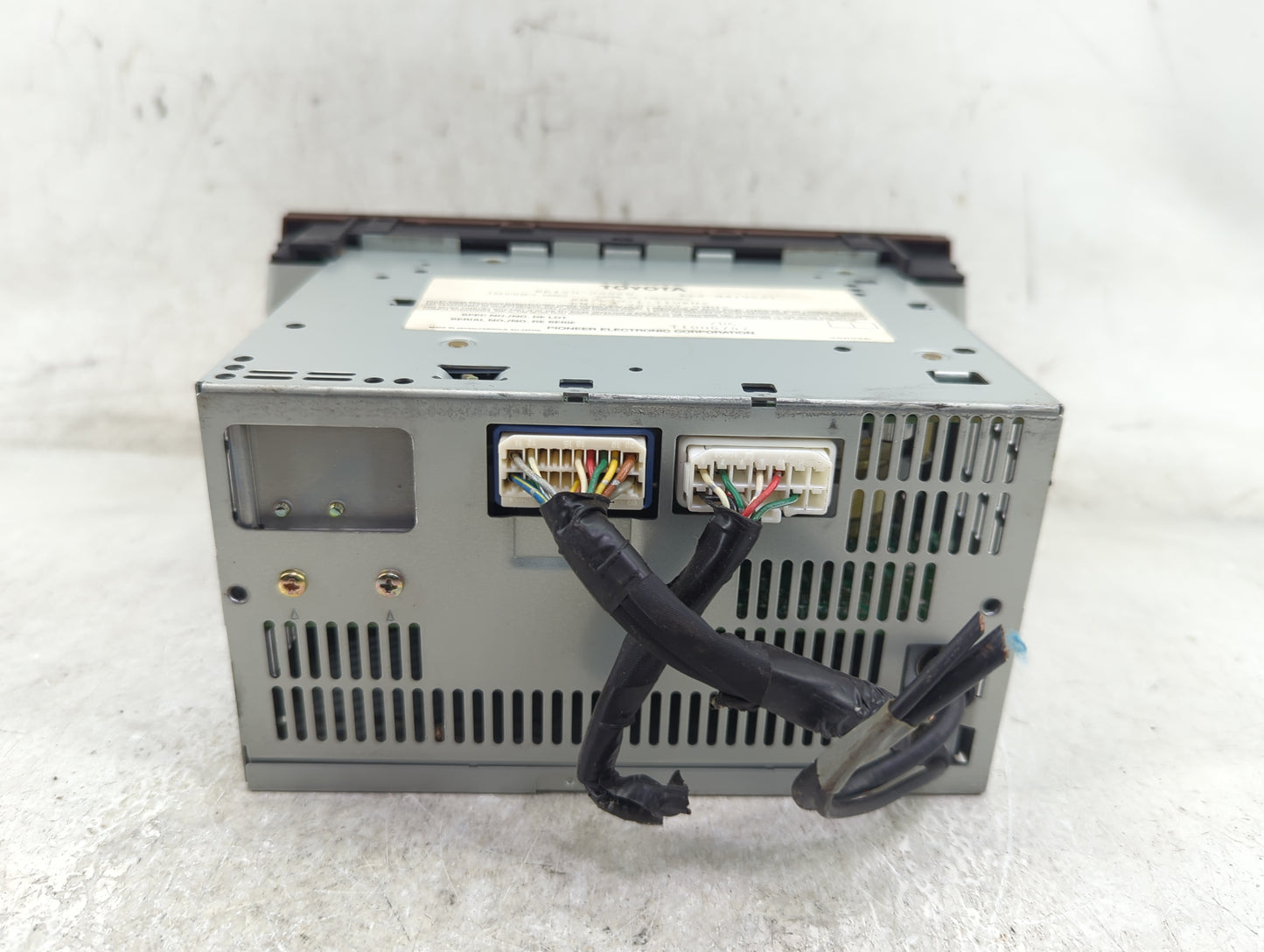 2000-2001 Lexus Es300 Radio AM FM Cd Player Receiver Replacement P/N:86120-33320 Fits Fits 2000 2001 OEM Used Auto Parts - O