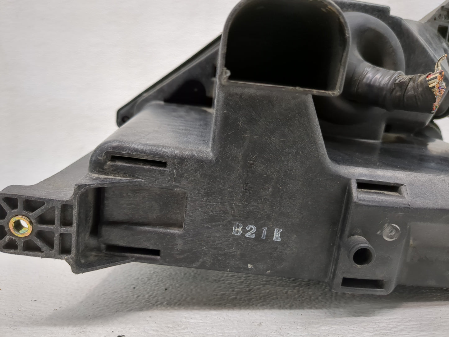 2000 Lexus Is300 Fusebox Fuse Box Panel Relay Module P/N:8270330010 Fits OEM Used Auto Parts - Oemusedautoparts1.com