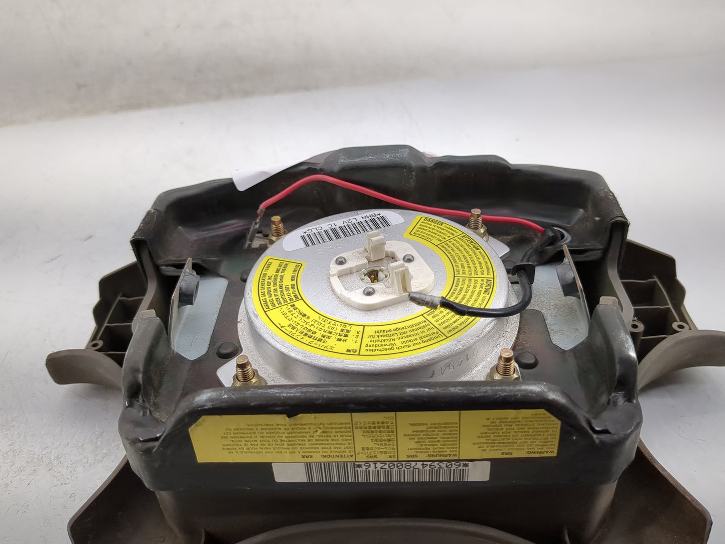 1998-2000 Mitsubishi Montero Air Bag Driver Left Steering Wheel Mounted P/N:603947800Z16 Fits Fits 1998 1999 2000 OEM Used A