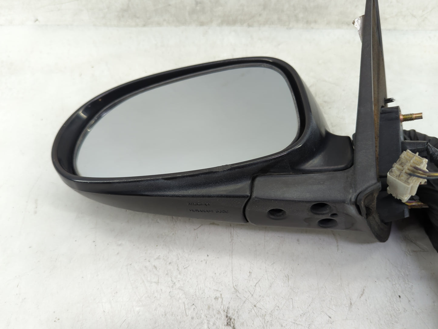 2000-2003 Nissan Maxima Driver Side View Mirror - Left Door Mirror OEM Used - Oemusedautoparts1.com