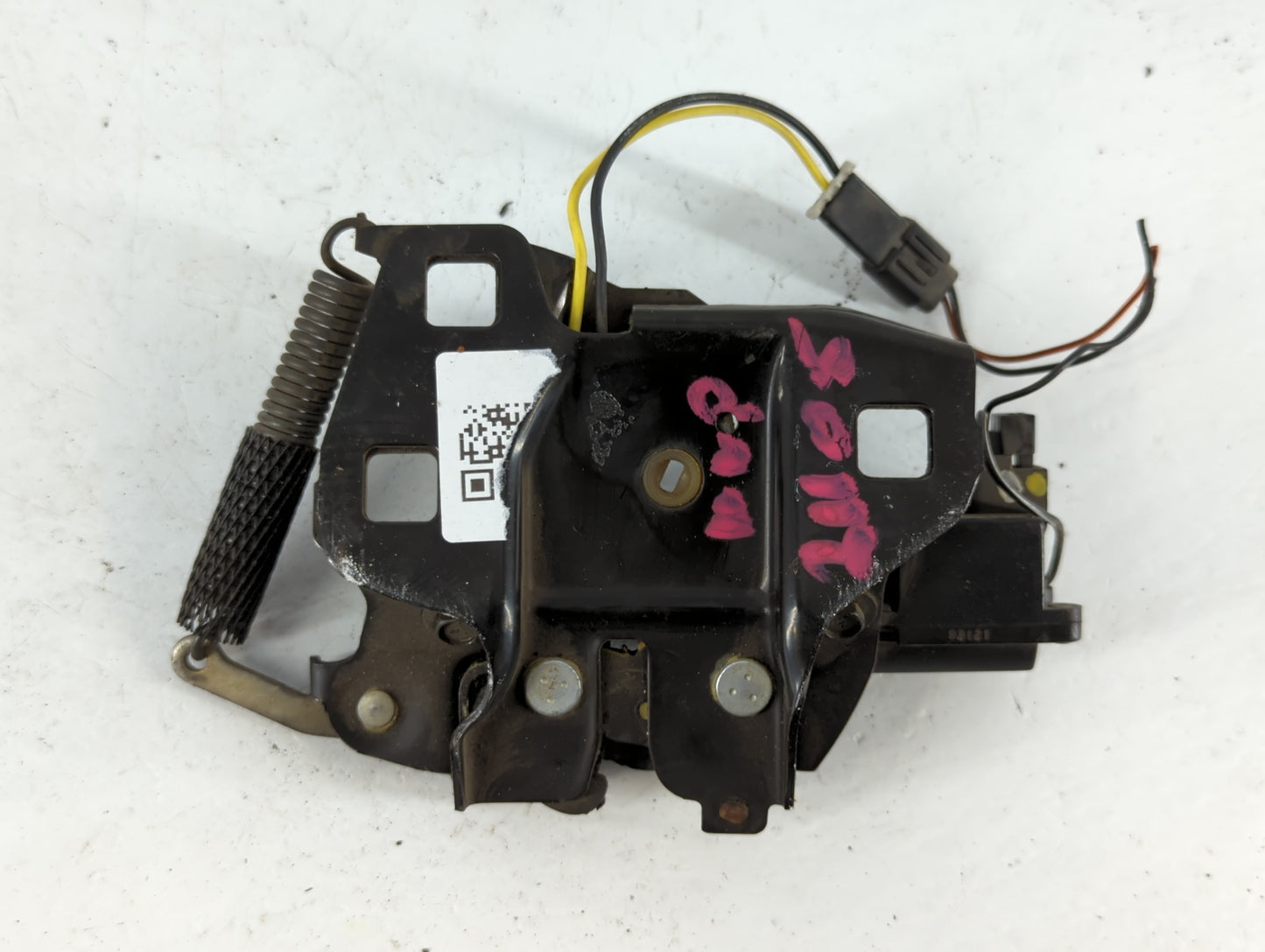2000 Pontiac Firebird Hood Latch Assembly - Oemusedautoparts1.com
