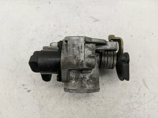 2000-2002 Saturn Sl Throttle Body Fits Fits 2000 2001 2002 OEM Used Auto Parts
