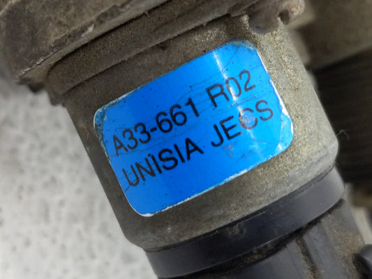 2000-2001 Subaru Legacy Throttle Body P/N:A33-661 R02 A33-661 Fits Fits 2000 2001 OEM Used Auto Parts