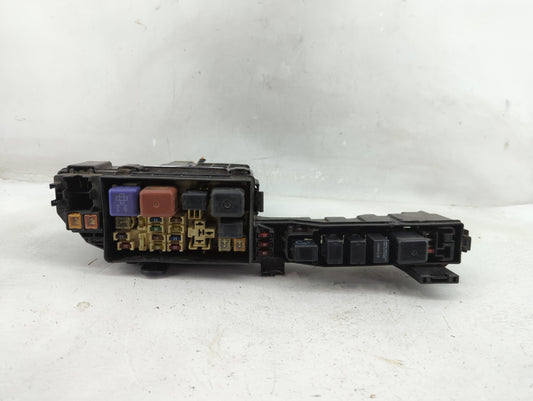 2000-2001 Toyota Camry Fusebox Fuse Box Panel Relay Module Fits Fits 1999 2000 2001 2002 2003 OEM Used Auto Parts